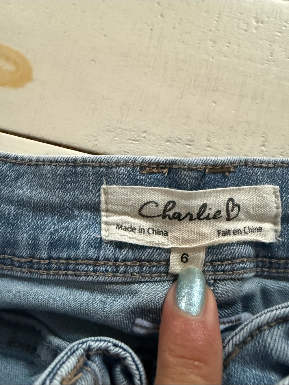 CHARLIE B Light Wash capris Jeans - Pale Blue